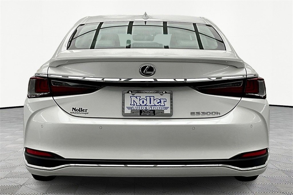 2024 Lexus ES 300h Premium photo 4