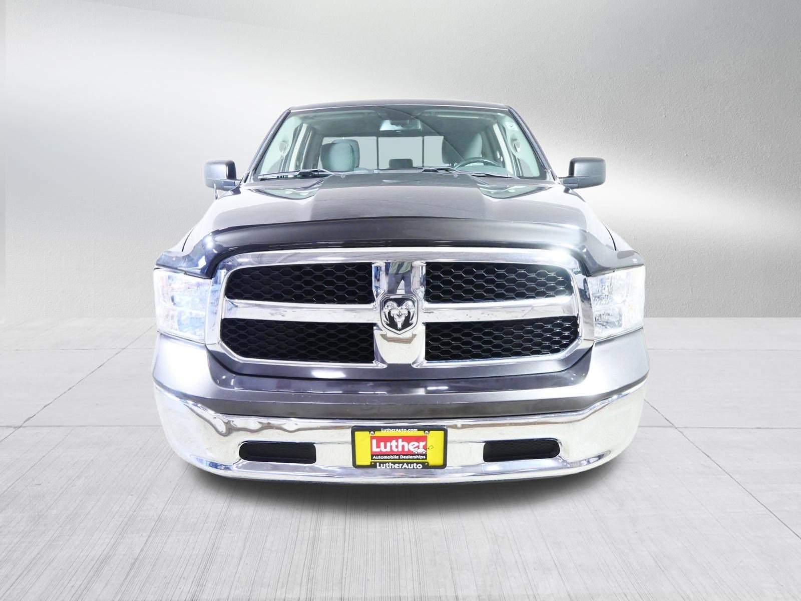 2016 Ram 1500 SLT photo 2