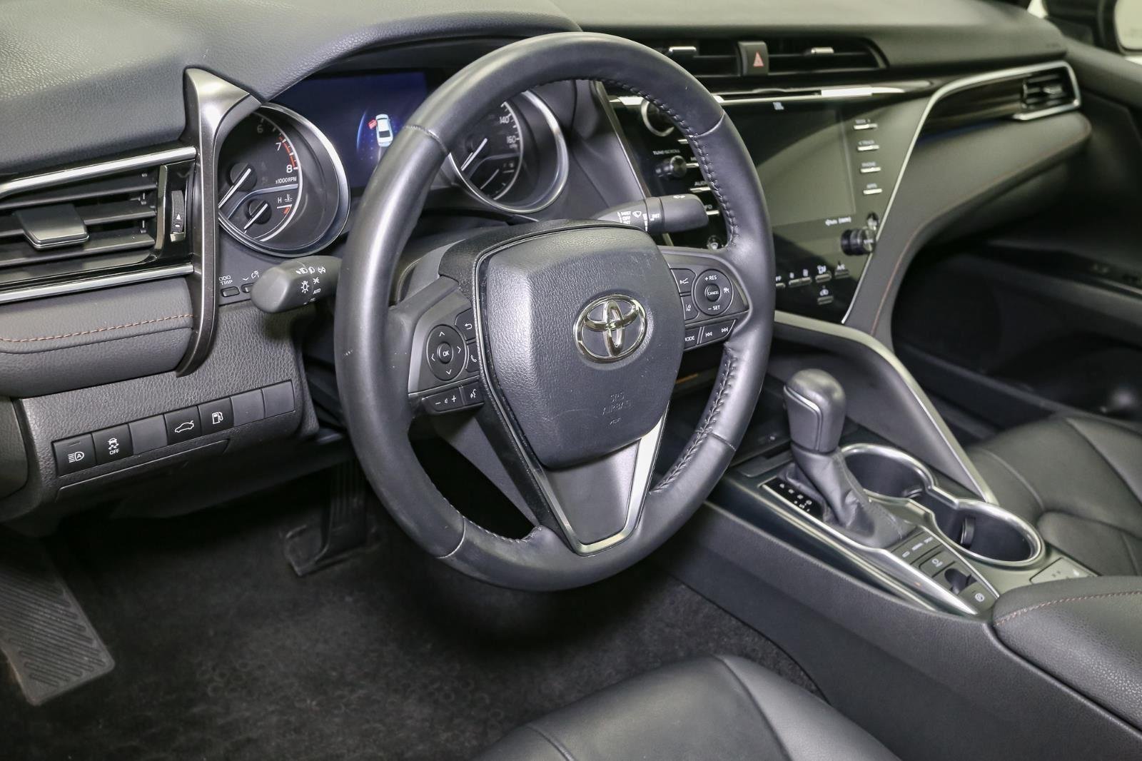 2018 Toyota Camry XLE photo 20