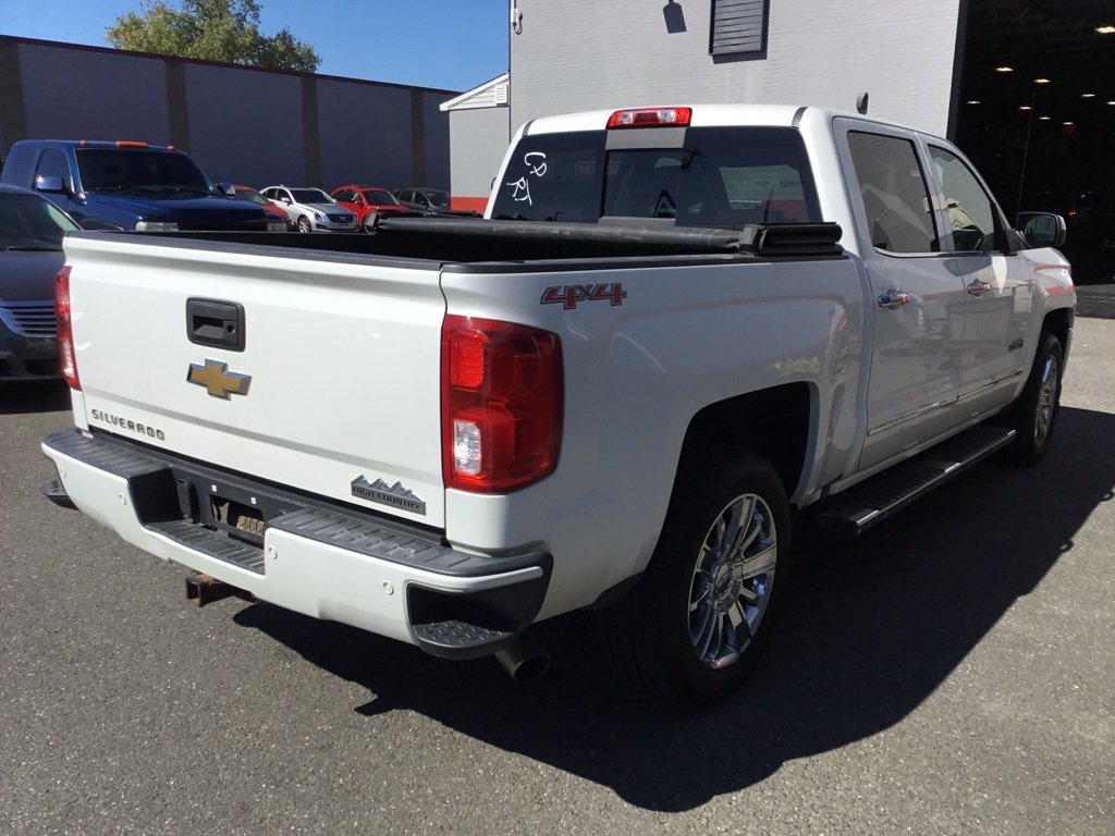 2017 Chevrolet Silverado 1500 High Country photo 4