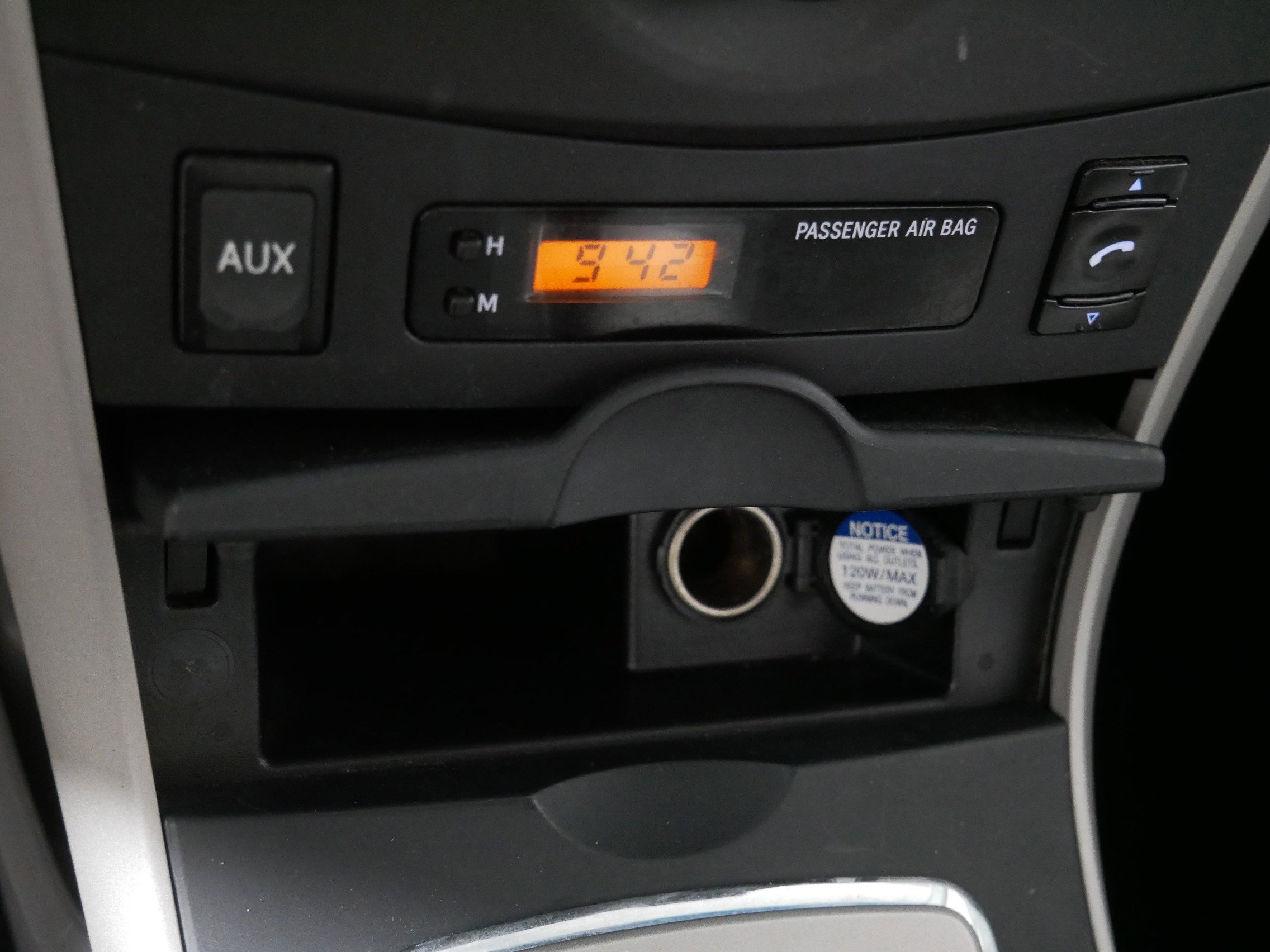 2010 Toyota Corolla LE photo 24