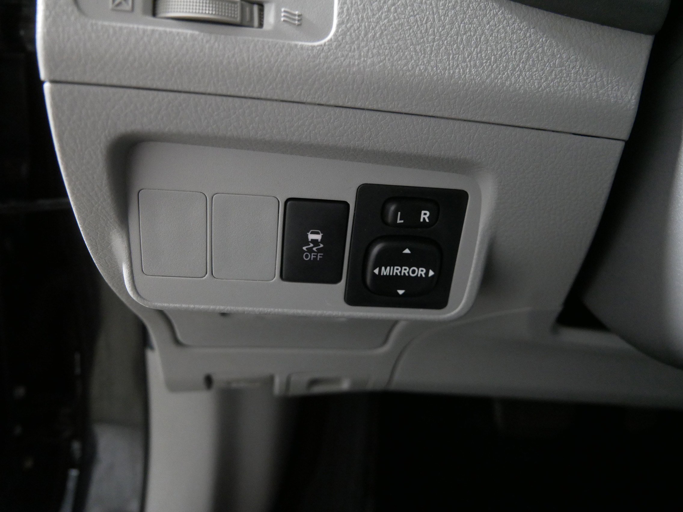 2010 Toyota Corolla LE photo 23