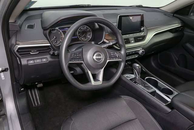 2024 Nissan Altima 2.5 SV photo 17