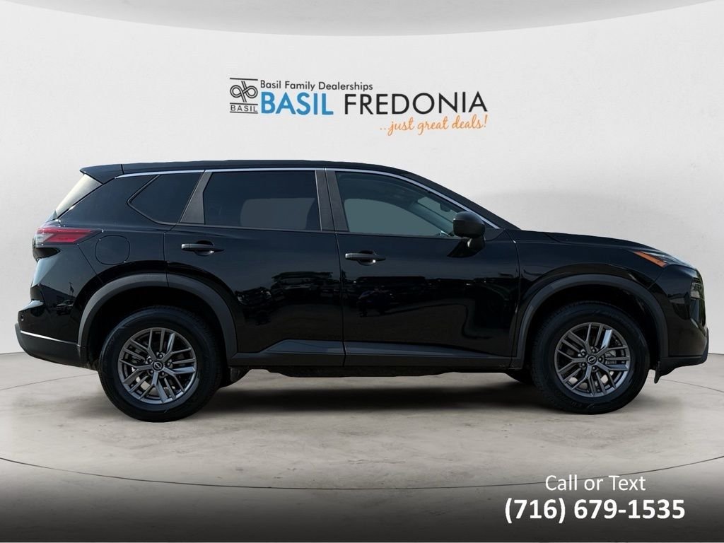 2024 Nissan Rogue S photo 6