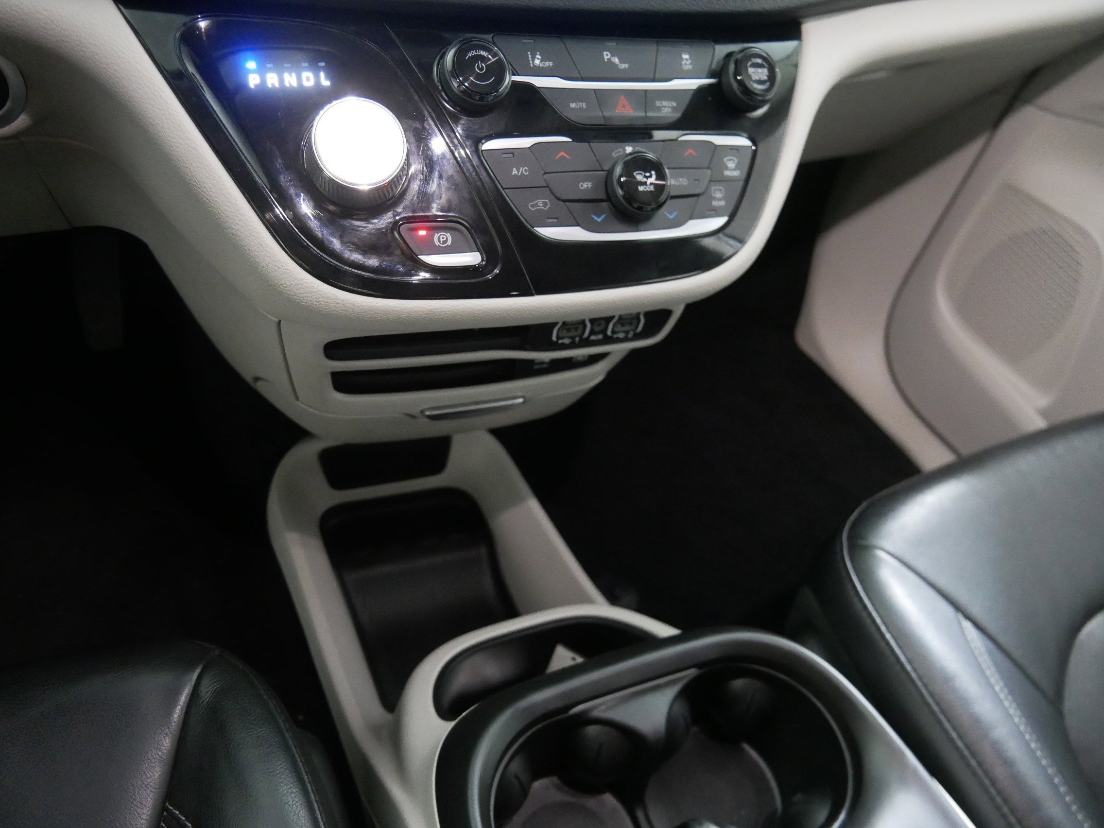 2022 Chrysler Pacifica Hybrid Touring L photo 21