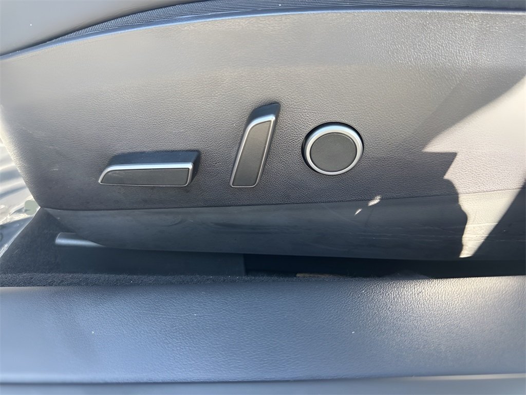 2023 Tesla Model 3 photo 10