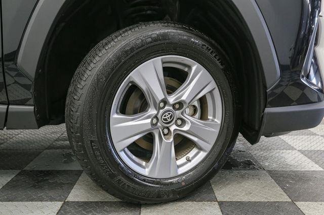 2022 Toyota RAV4 Hybrid LE photo 12