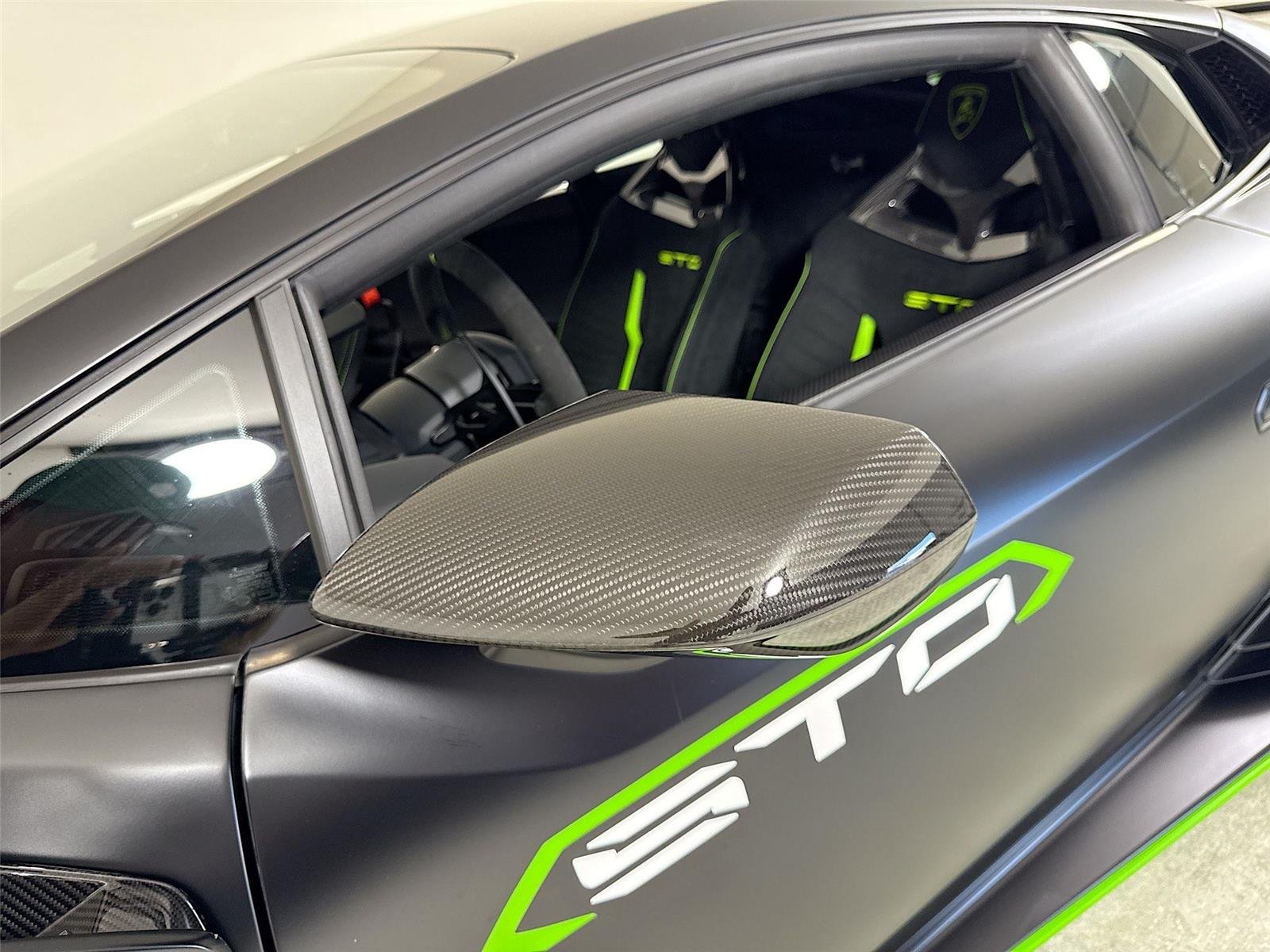 2023 Lamborghini Huracan STO photo 42