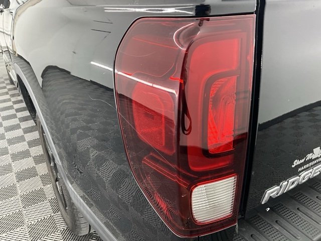2019 Honda Ridgeline Black Edition photo 15