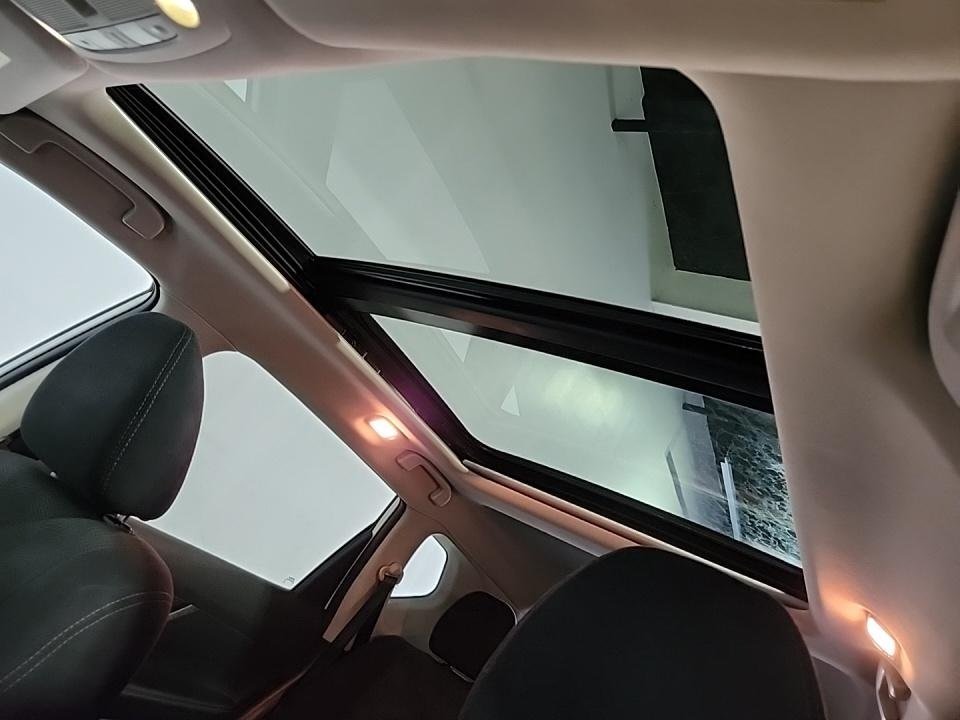 2016 Nissan Rogue SV photo 7