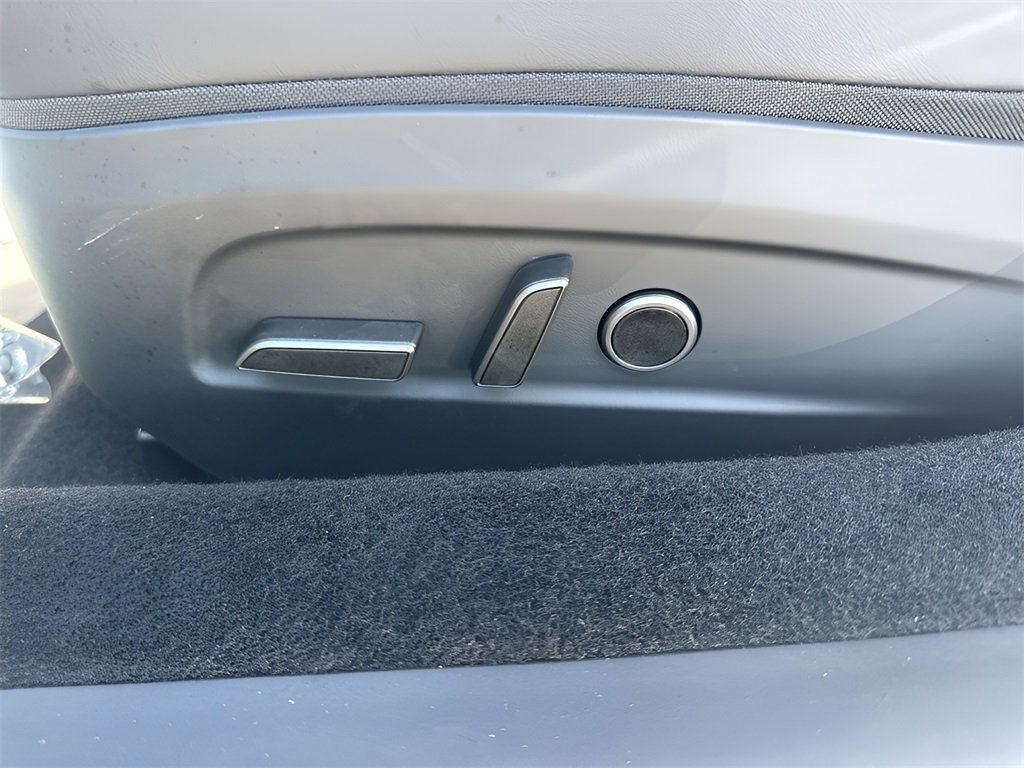 2025 Tesla Model 3 Long Range photo 10