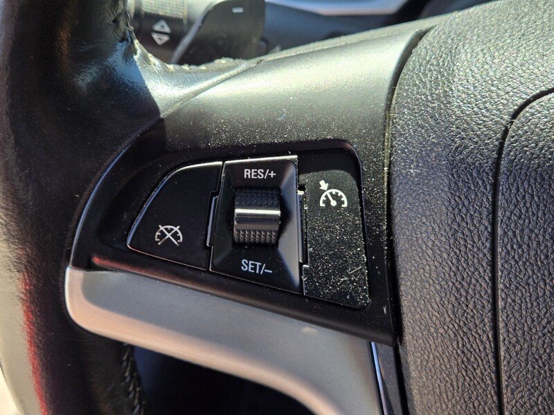 2015 Chevrolet Camaro 1LT photo 15