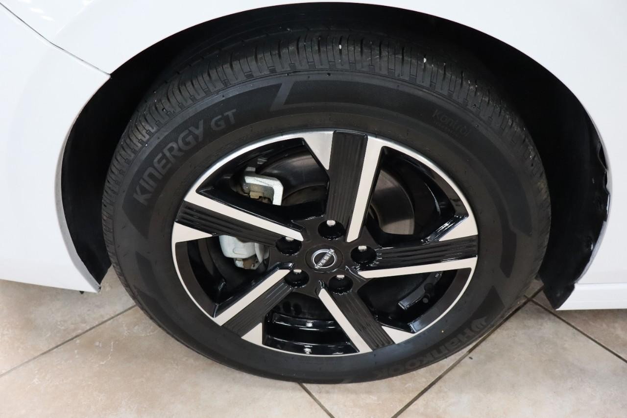 2025 Nissan Sentra SV photo 19