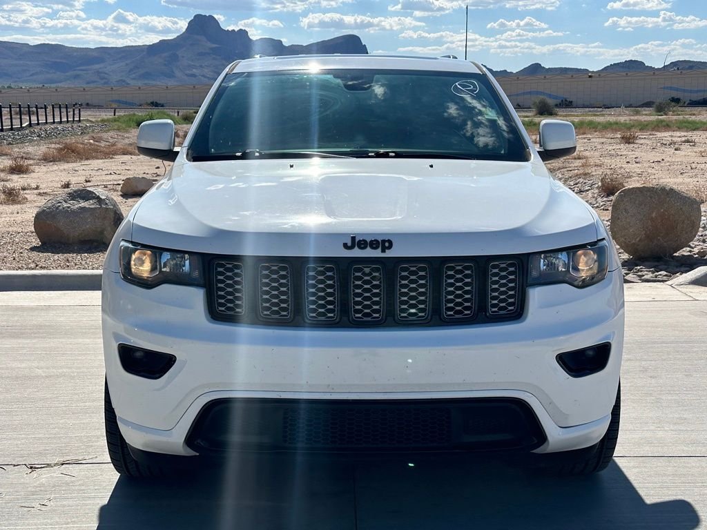 2018 Jeep Grand Cherokee Altitude photo 3