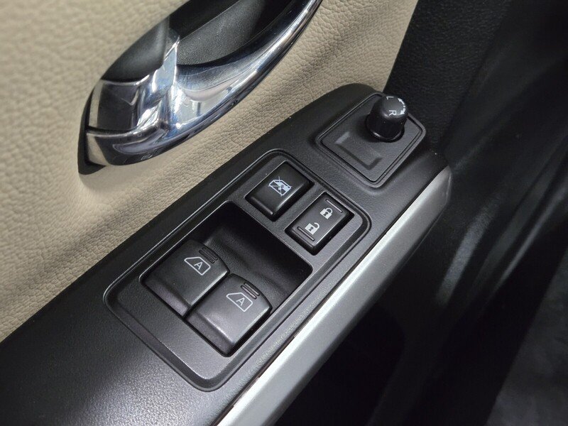 2019 Nissan Titan SV photo 12