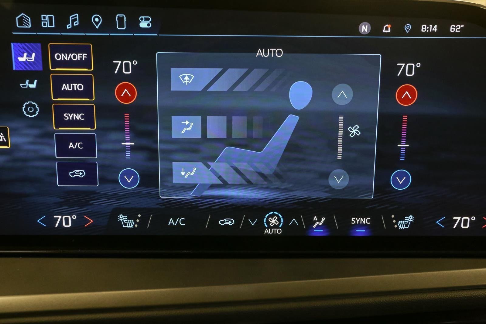 2025 Chevrolet Traverse photo 24