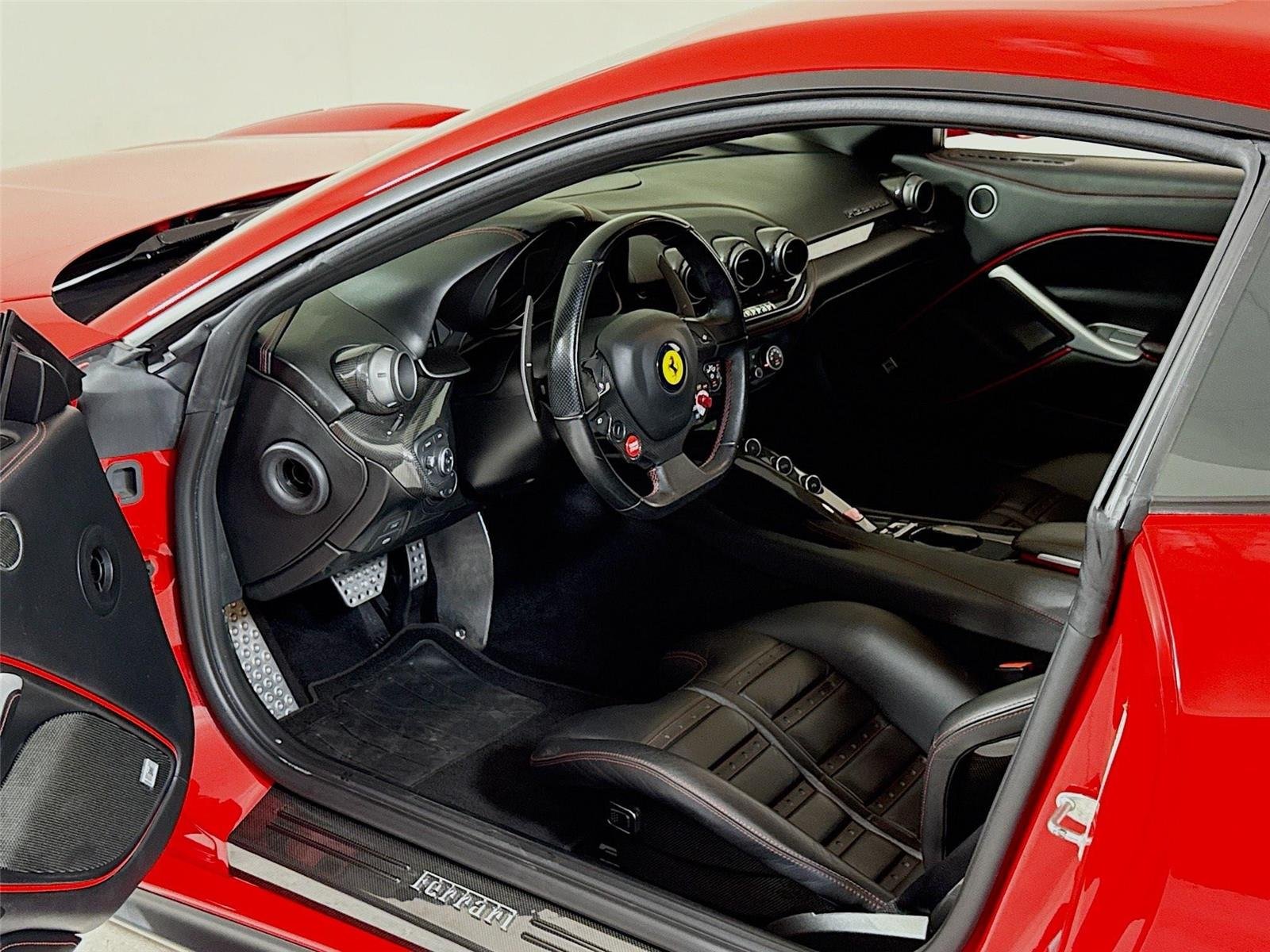 2014 Ferrari F12 Berlinetta Berlinetta photo 11