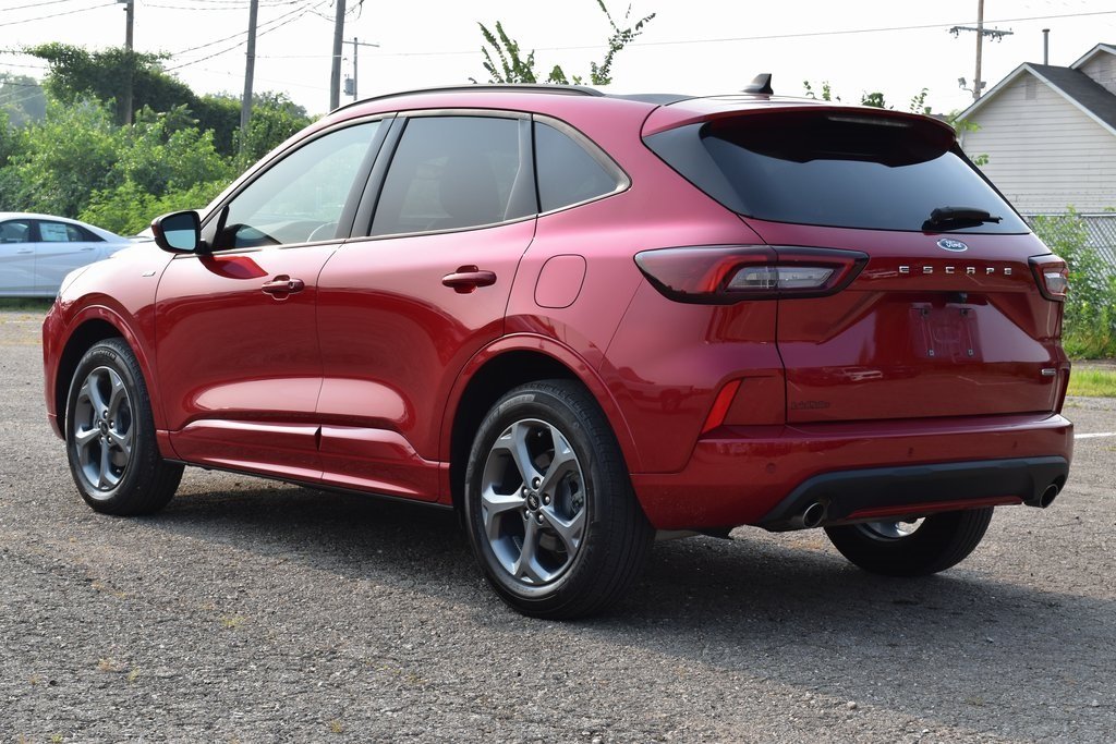 2024 Ford Escape Hybrid ST-Line Select photo 4