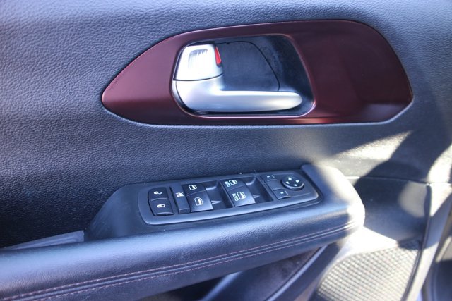2019 Chrysler Pacifica Touring L 35th Anniversary photo 10
