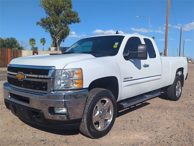 2013 Chevrolet Silverado 2500HD LT photo 4