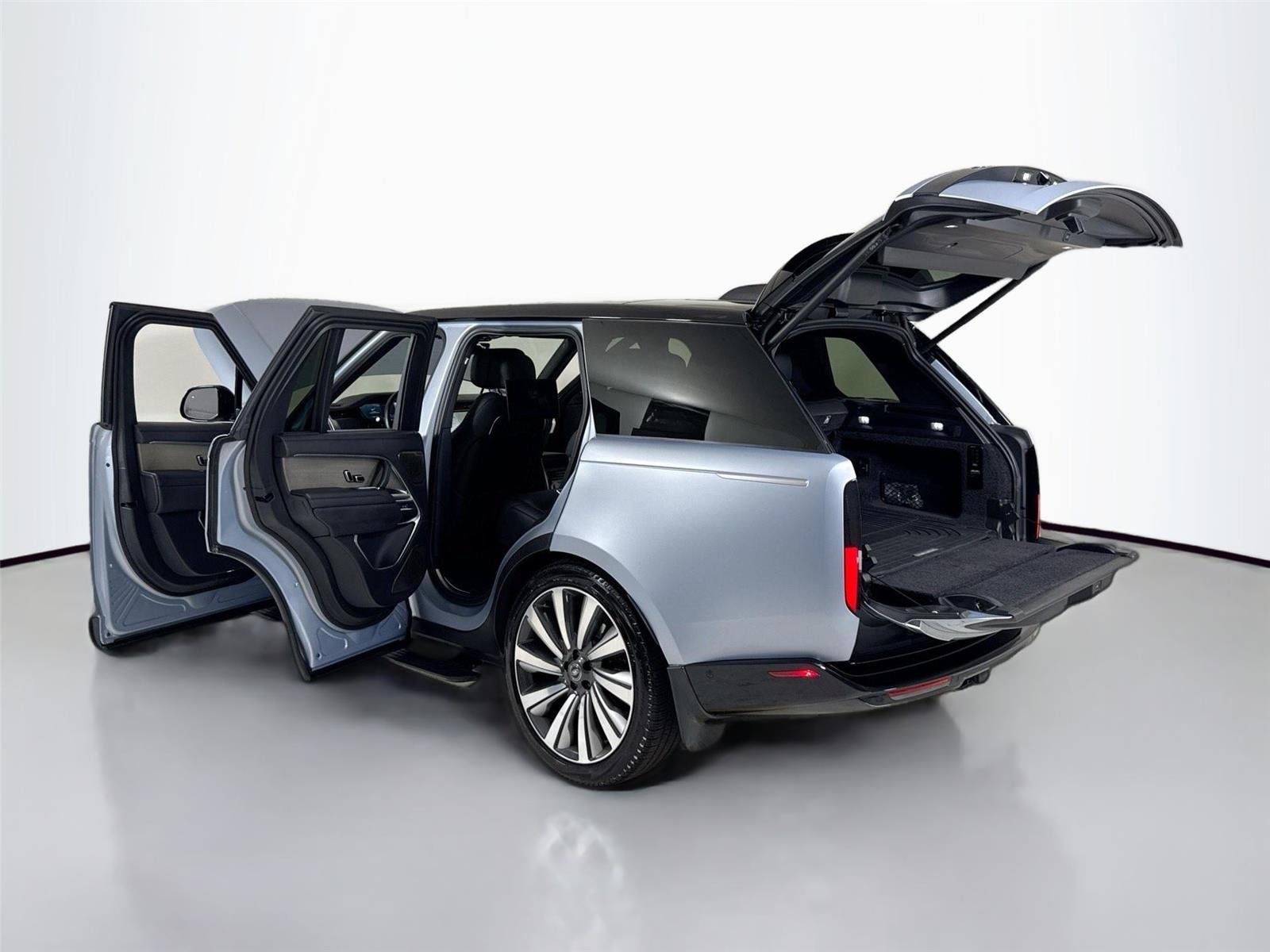 2023 Land Rover Range Rover SV photo 39