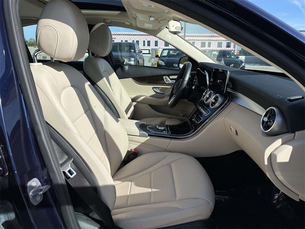 2019 Mercedes Benz C 300 photo 16