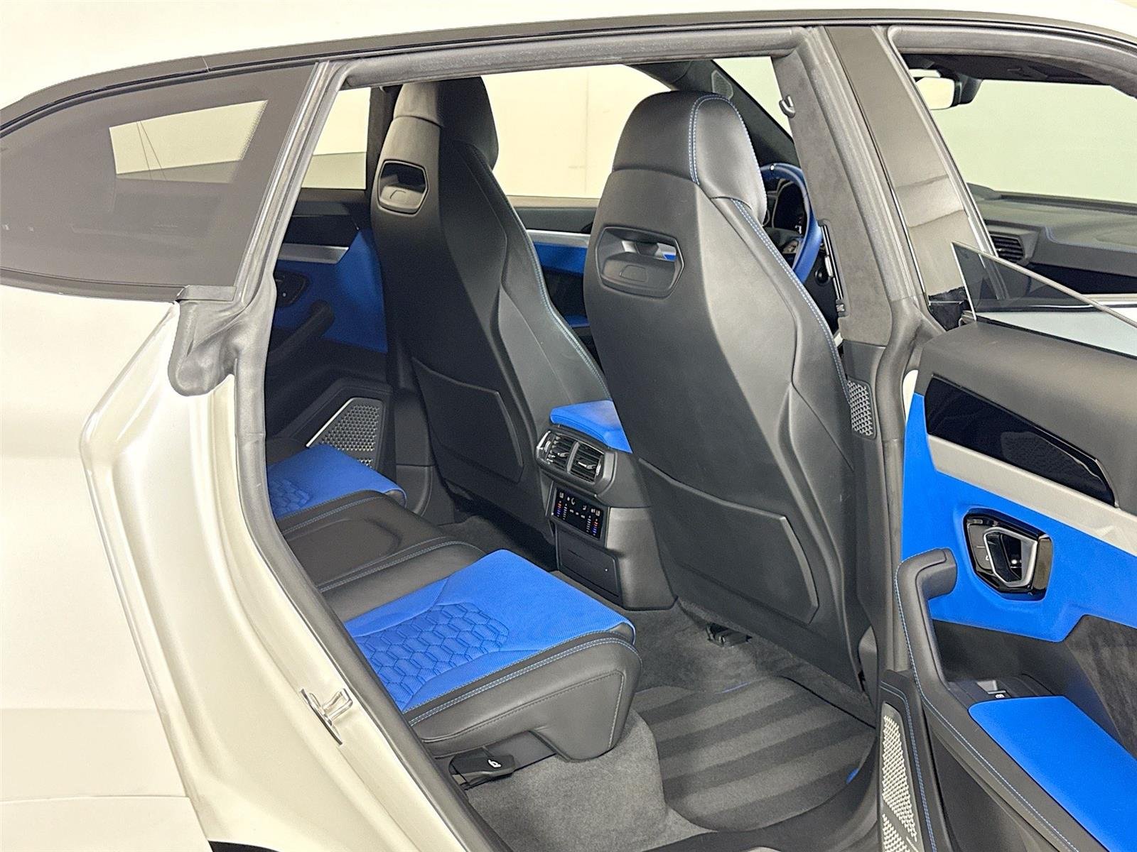 2021 Lamborghini Urus photo 26