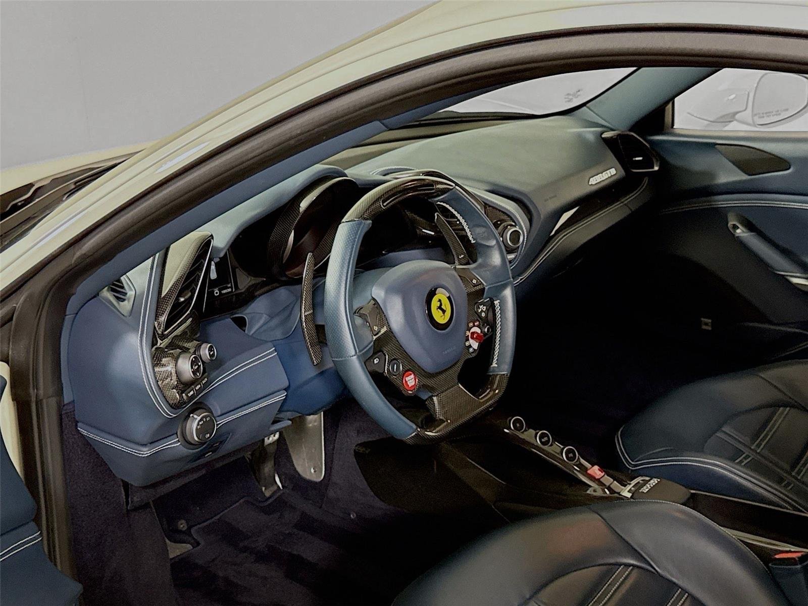 2016 Ferrari 488 GTB photo 11
