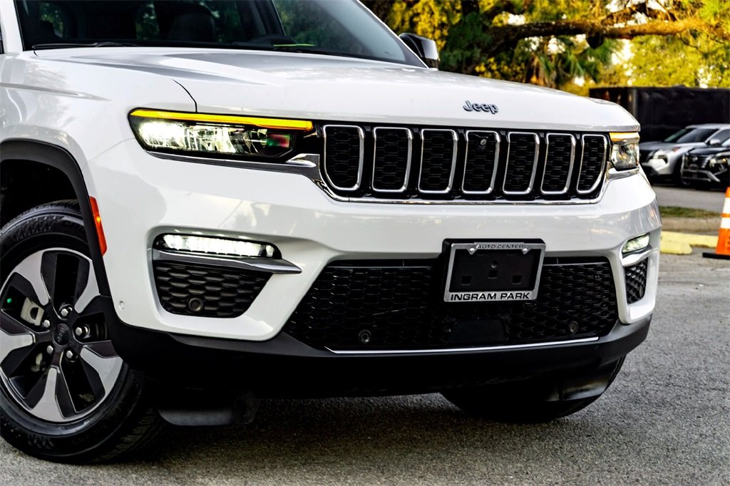 2022 Jeep Cherokee Limited 4xe photo 3