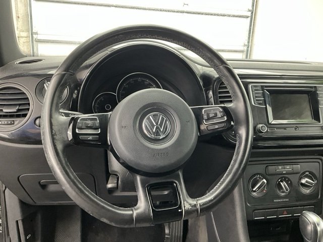 2019 Volkswagen Beetle S photo 2