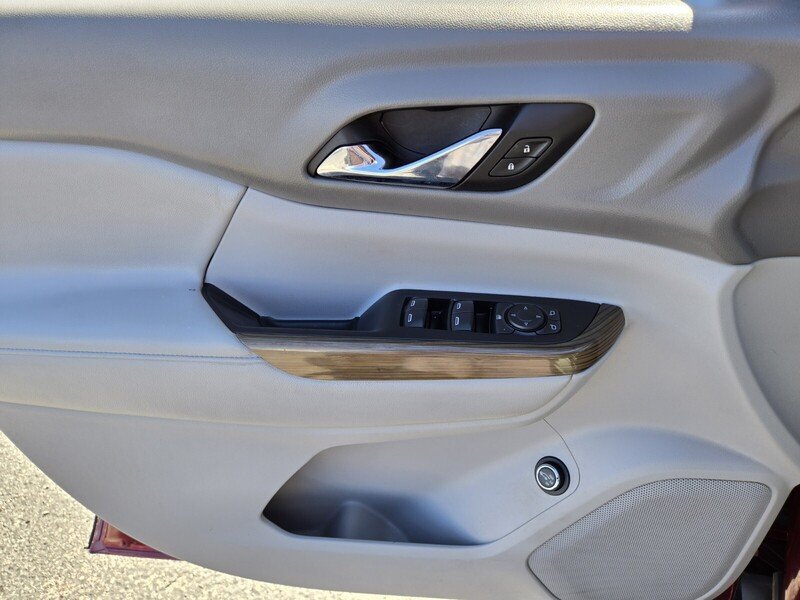 2017 Gmc Acadia SLE photo 15
