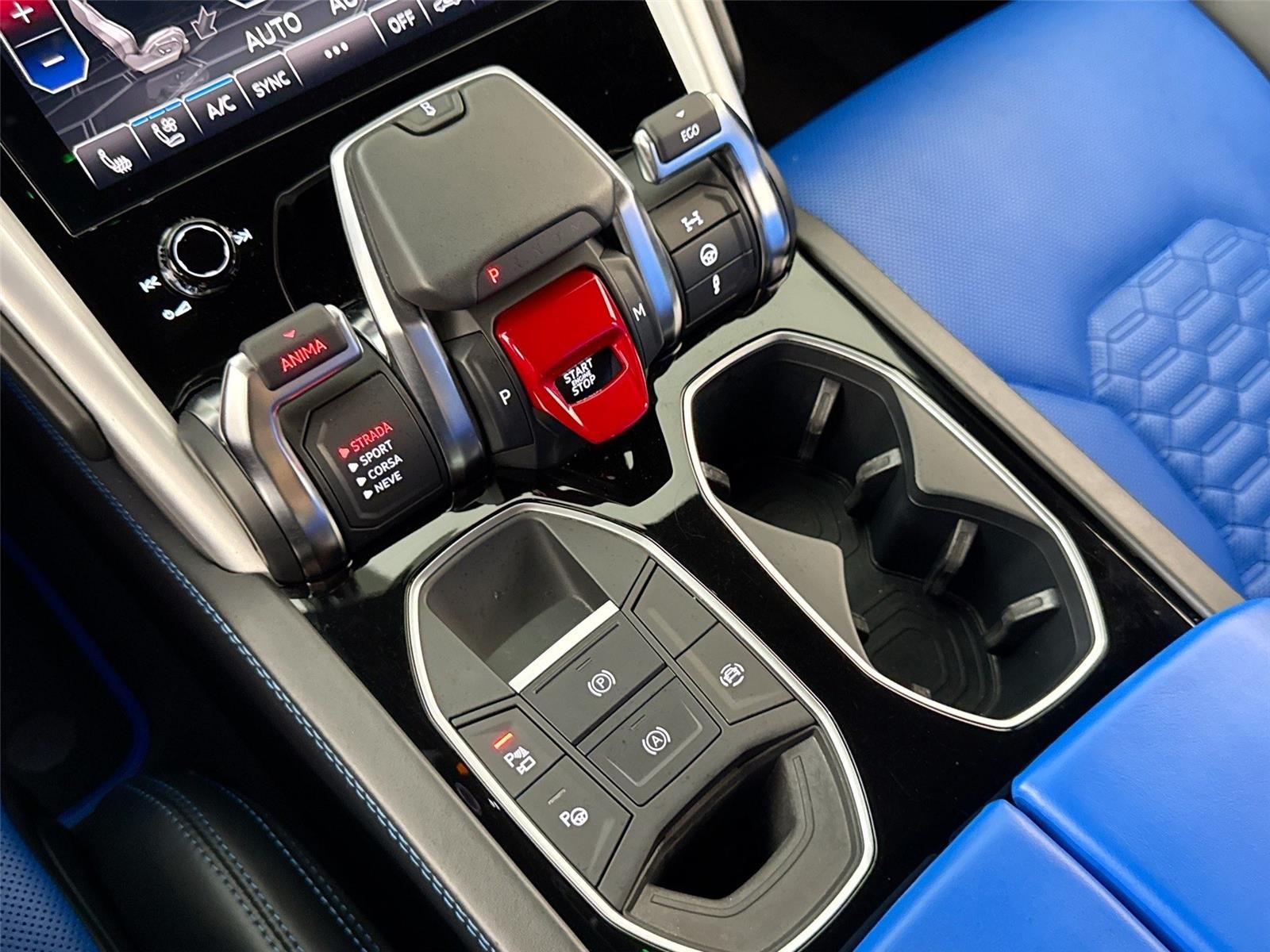 2021 Lamborghini Urus photo 19