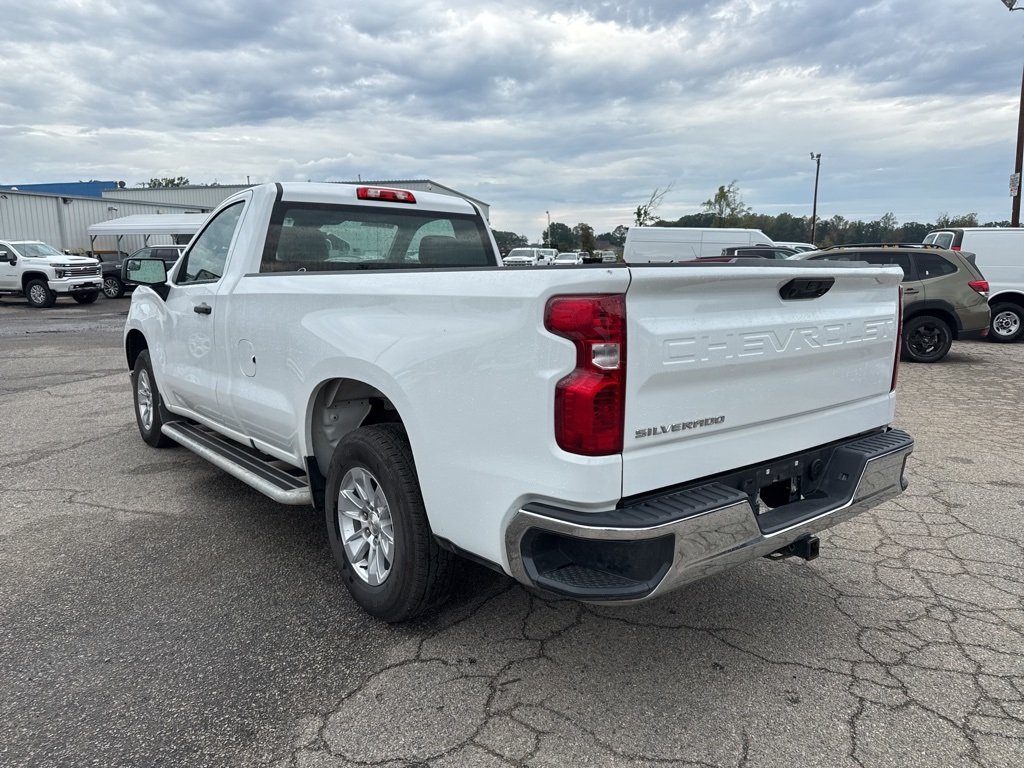 2024 Chevrolet Silverado 1500 photo 2