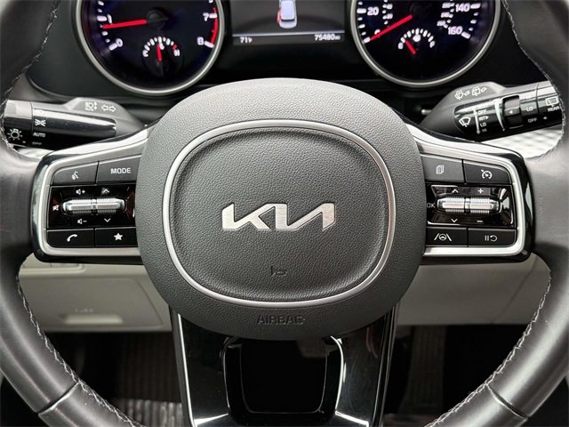 2022 Kia Carnival LX photo 17