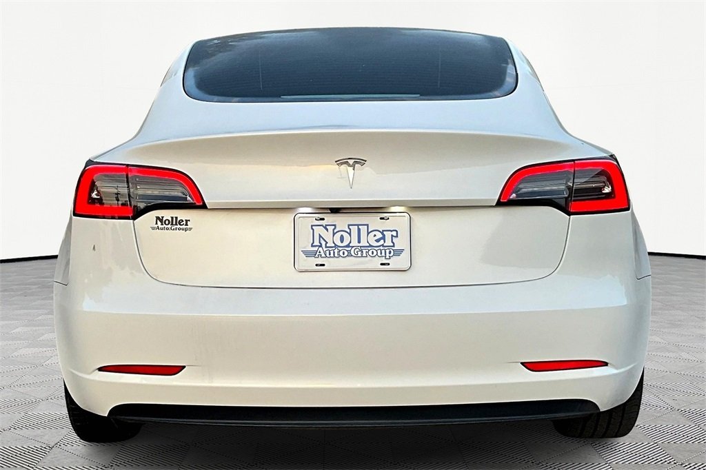 2023 Tesla Model 3 photo 4