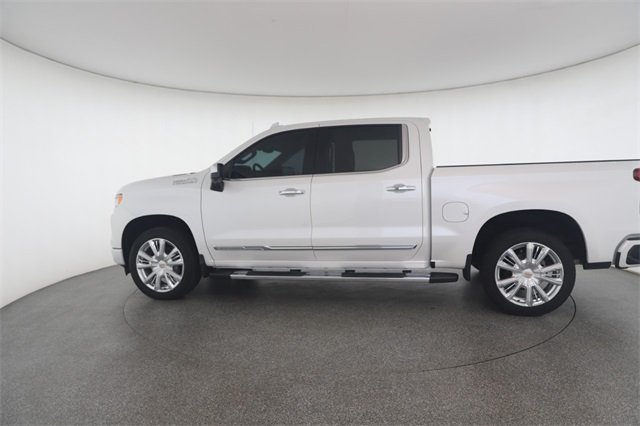2023 Chevrolet Silverado 1500 High Country photo 4