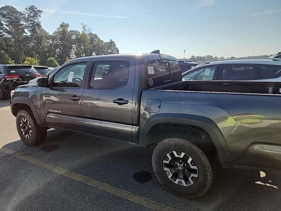 2020 Toyota Tacoma SR5 photo 3