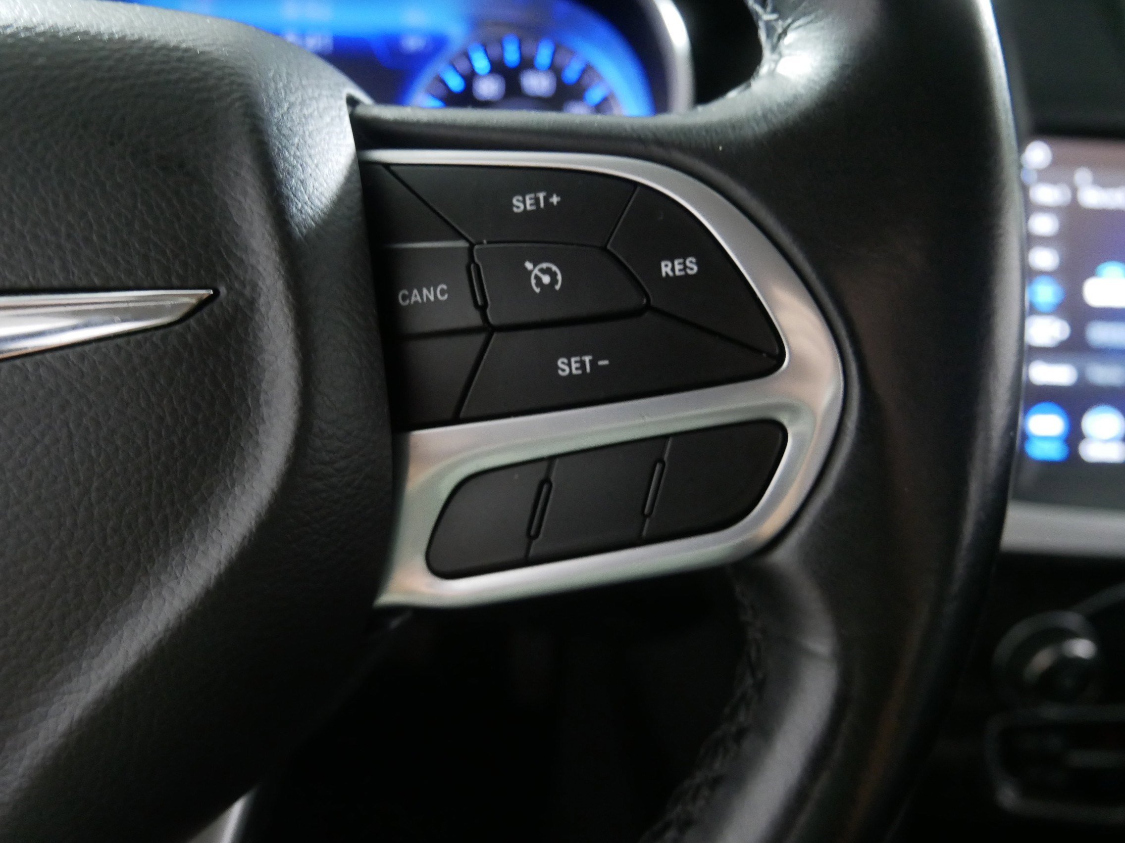 2022 Chrysler 300 Touring photo 26