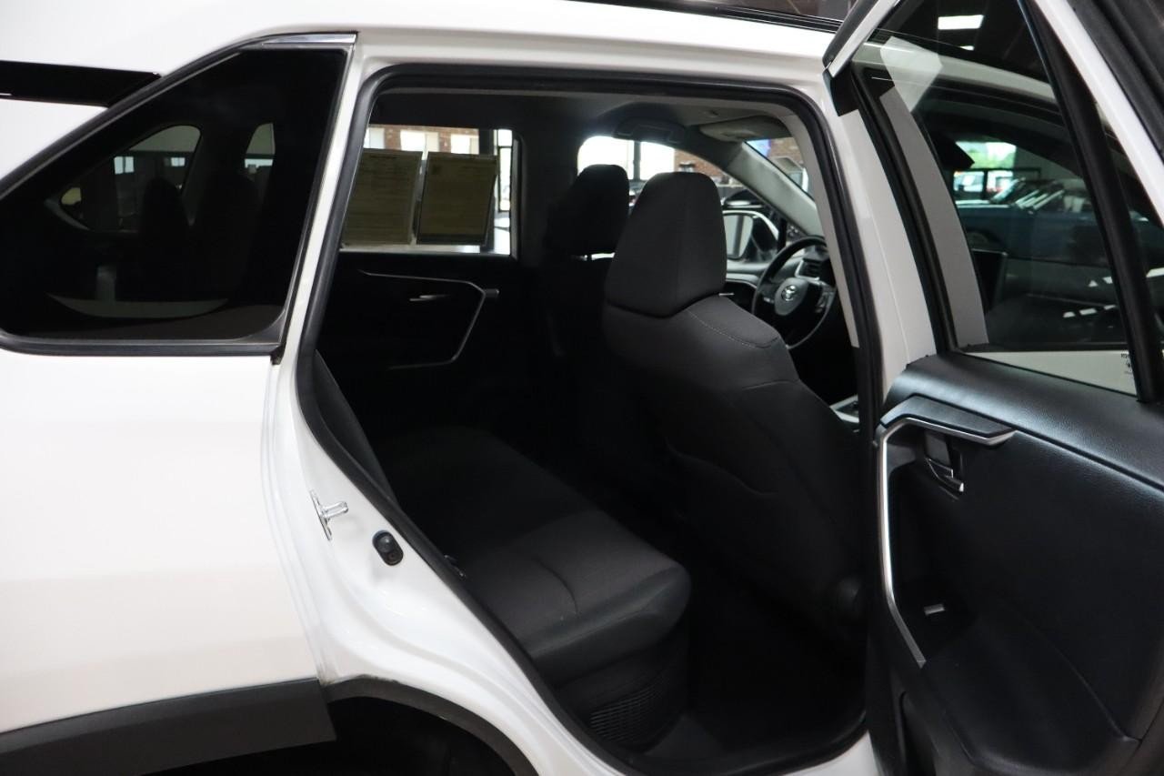 2023 Toyota RAV4 XLE photo 20