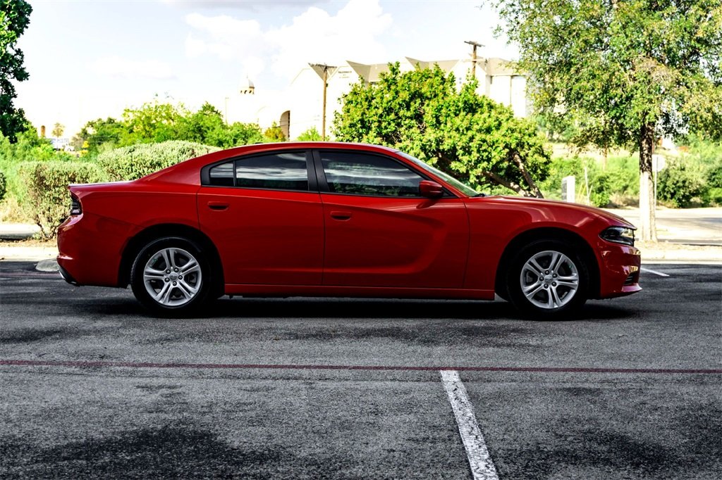 2022 Dodge Charger SXT photo 4