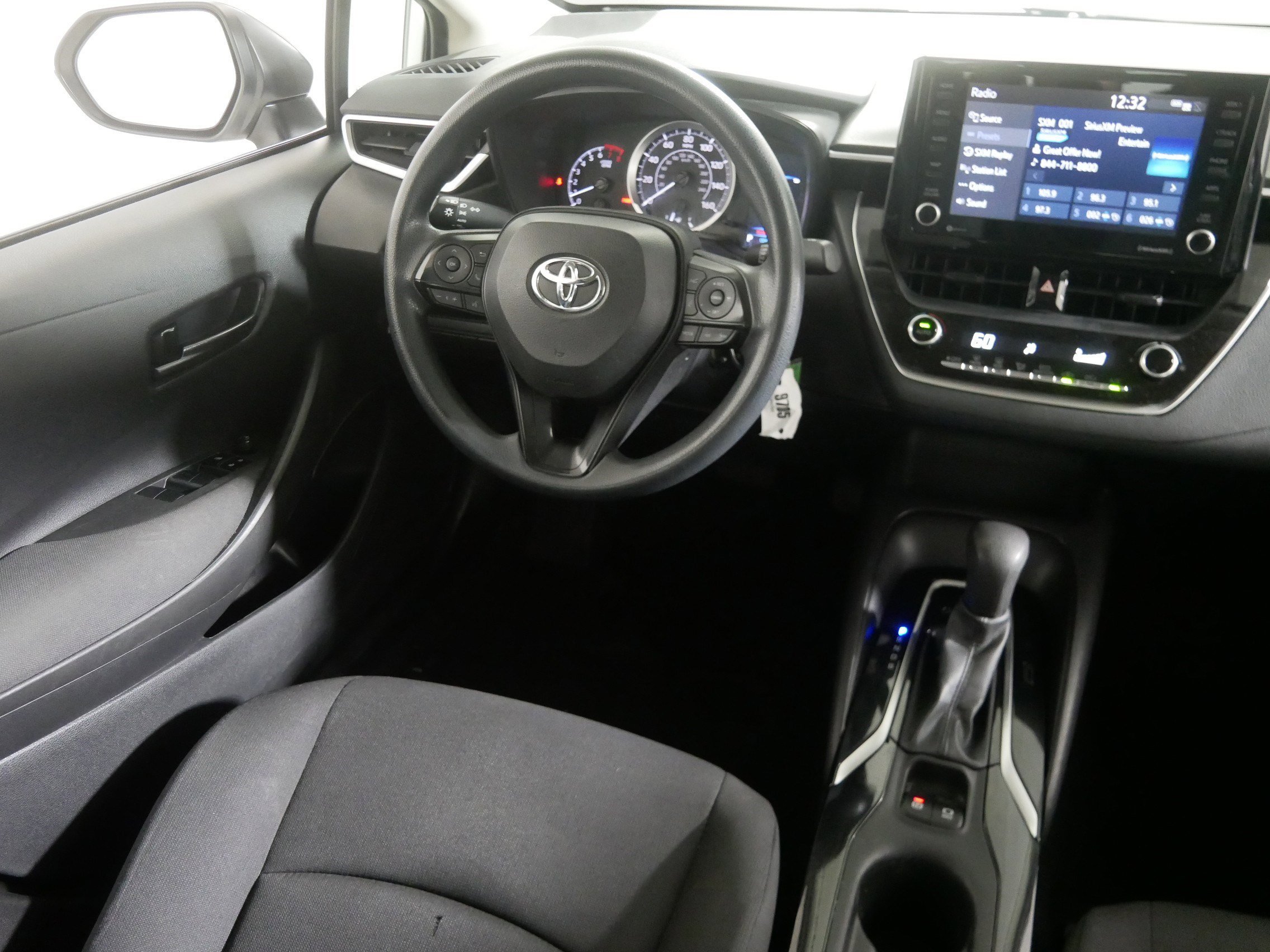 2022 Toyota Corolla LE photo 9