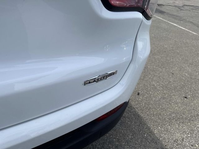 2024 Jeep Compass Latitude photo 3