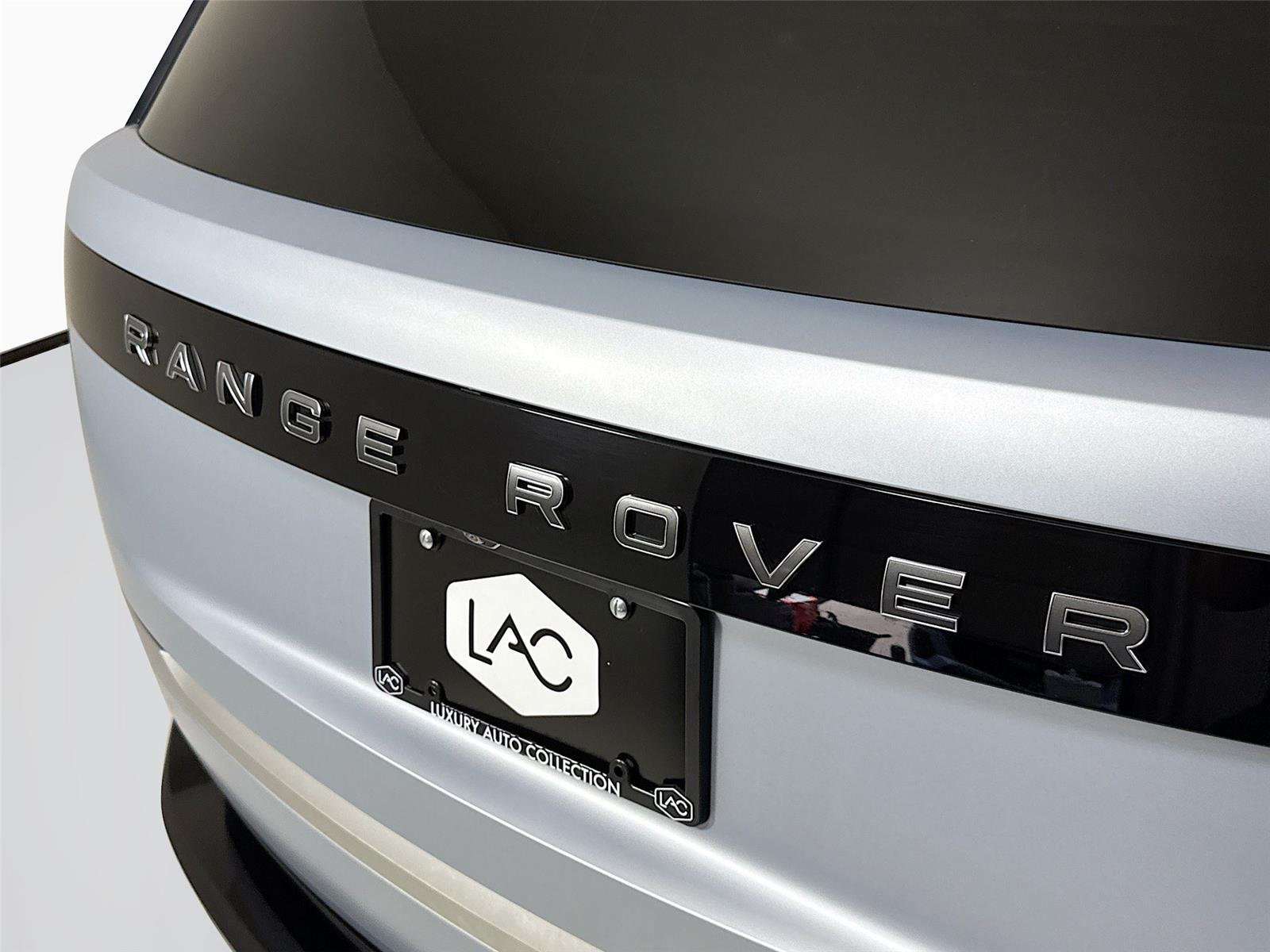2023 Land Rover Range Rover SV photo 33