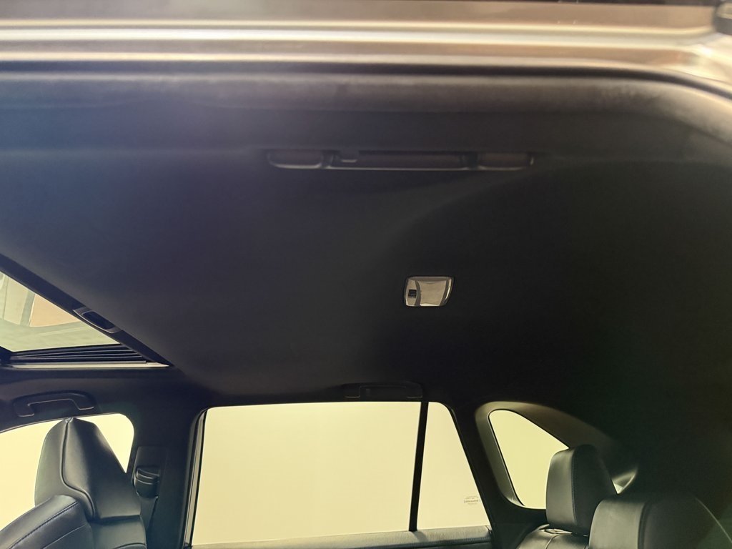 2019 Toyota RAV4 Hybrid XSE photo 46