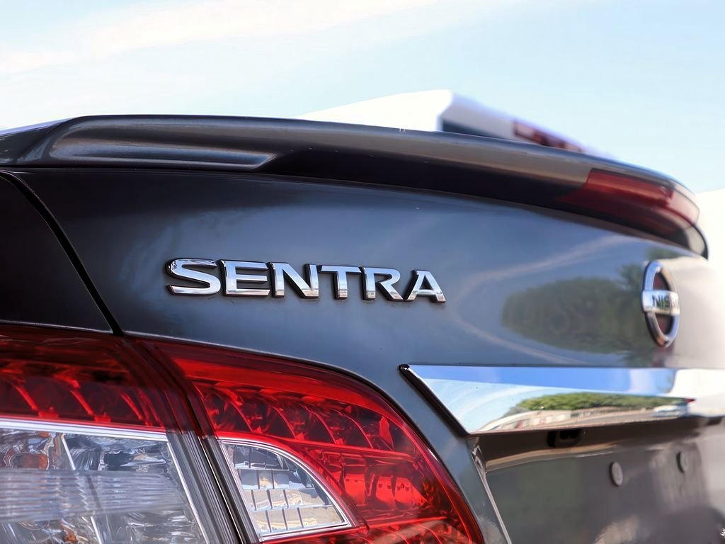 2015 Nissan Sentra SR photo 4