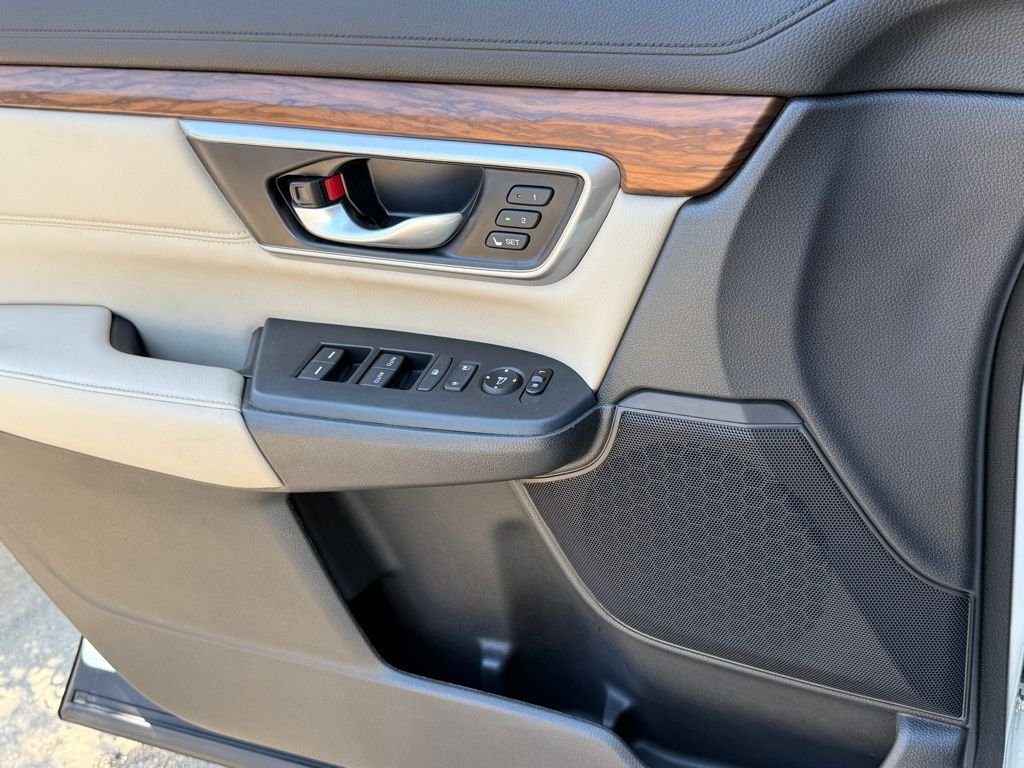 2020 Honda CR-V Touring photo 27