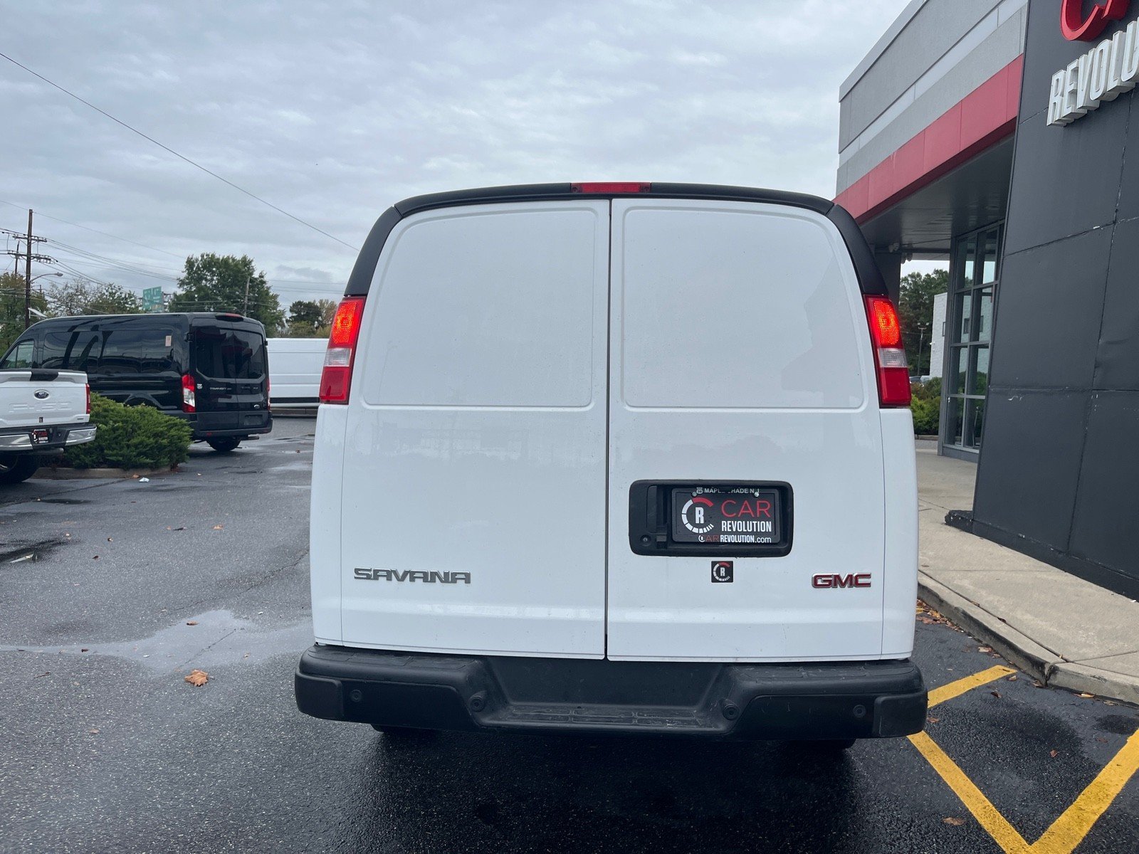 2024 Gmc Savana Cargo 2500 photo 3