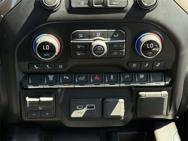 2020 Chevrolet Silverado 2500HD High Country photo 18