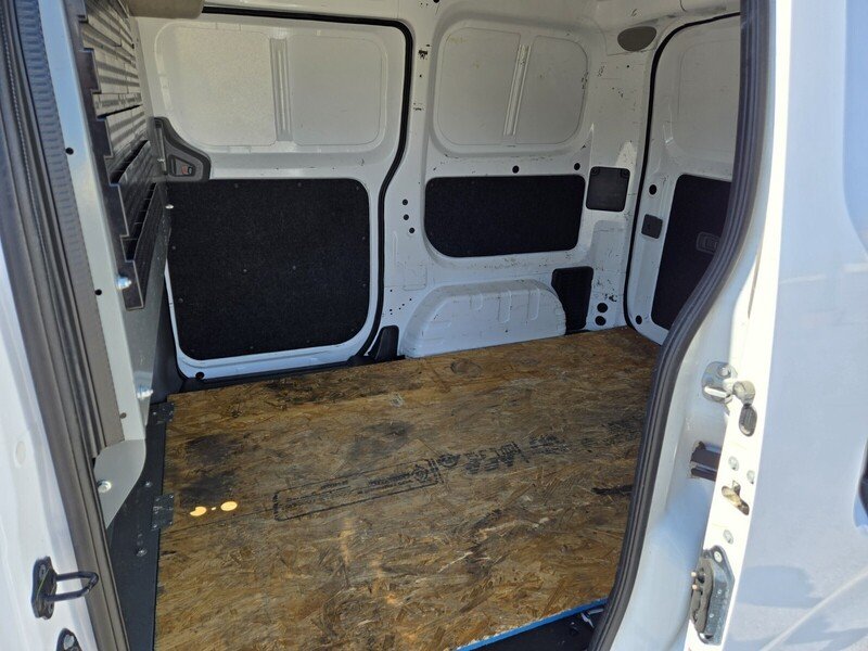 2017 Nissan NV200 SV photo 9