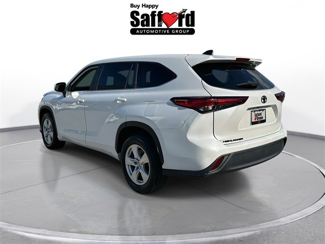 2023 Toyota Highlander L photo 3